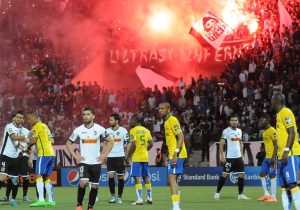 Les joueurs surpris par la réaction des supporters. Djamel Satta/New Press
