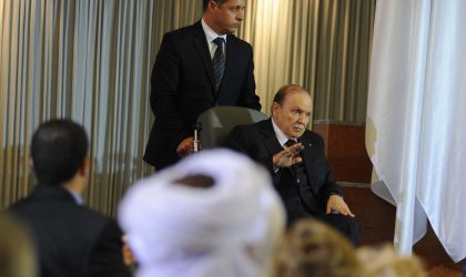 Le président Bouteflika compare la nouvelle Constitution à la plate-forme de la Soummam