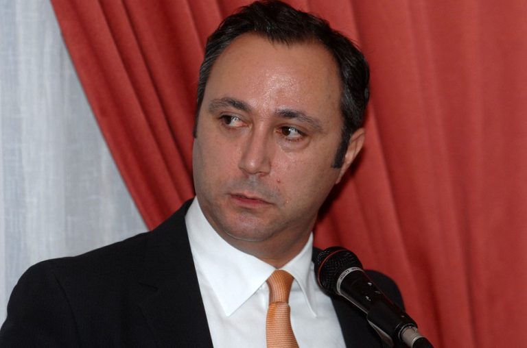 Ged a dirigé le lancement de nombreux services qui ont changé la vie des clients. New Press