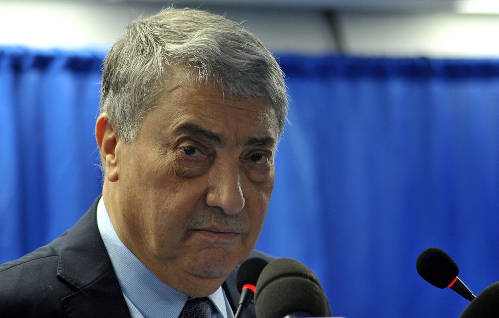 Benflis reproche au pouvoir de «personnaliser» le fonctionnement de l'Etat. New Press