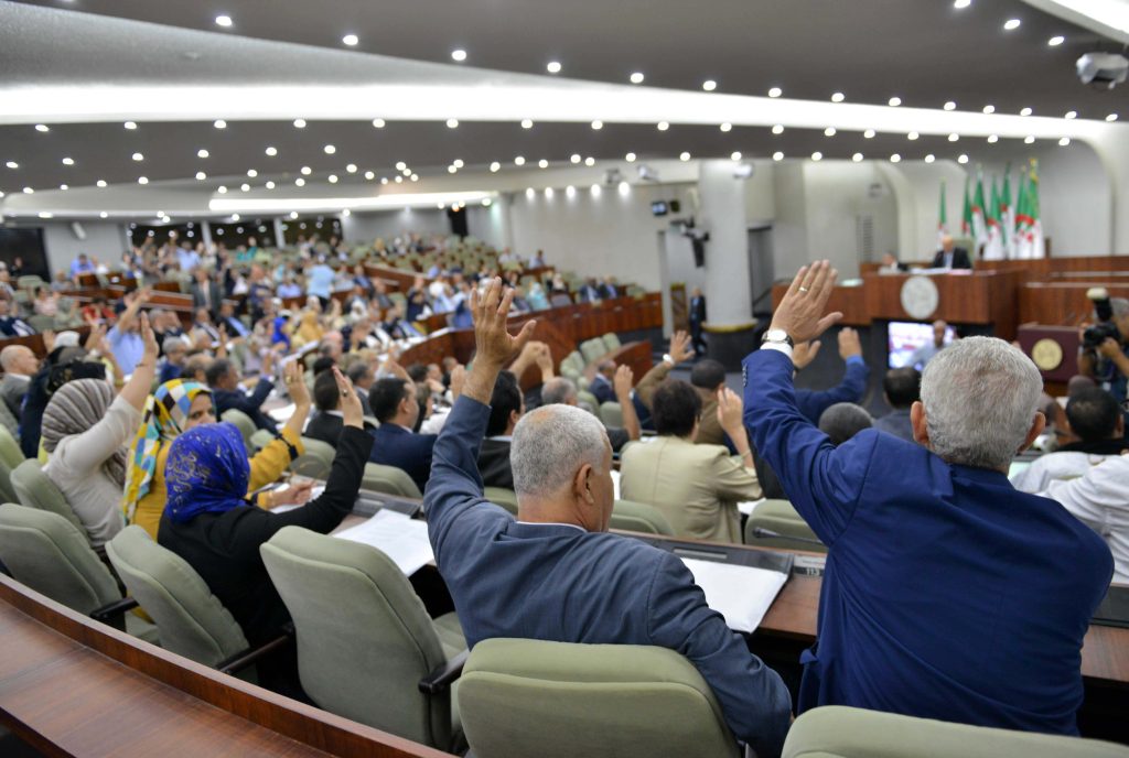 Certains députés de l’opposition accusent le FLN de «manœuvres électoralistes». New Press