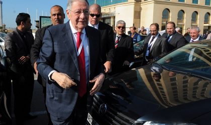 Commémoration de la mort d’Aït Ahmed : Ould-Abbès quitte précipitamment le meeting du FFS