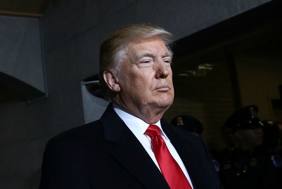 Donald Trump. D. R.