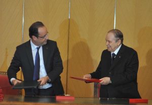 Abdelaziz Bouteflika et François Hollande à Alger en 2012. New Press