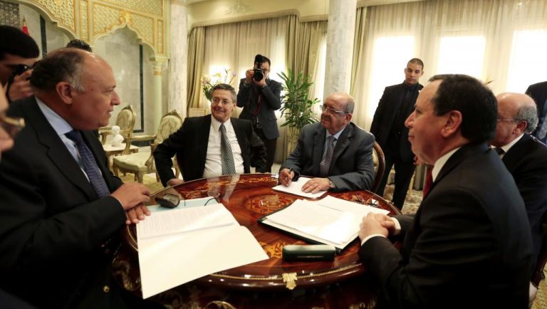 Les trois chefs de la diplomatie lors de leur première rencontre. D. R.