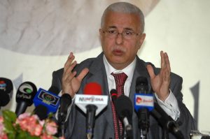 Benmeradi a fait savoir que le système des licences d'importation mis en vigueur en 2016 sera supprimé en 2018