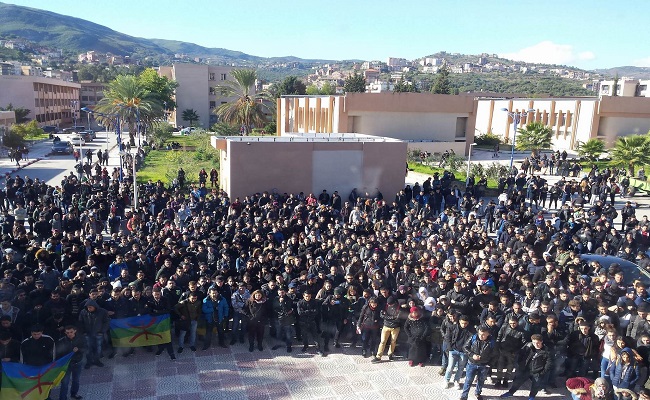 Rassemblement d'étudiants à l'université de Béjaïa. D. R.