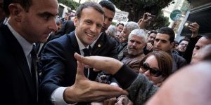 A-t-on déjà vu un président algérien paradant sur les Champs-Elysées, acclamé par une foule française lui souhaitant la bienvenue ?