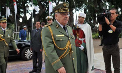 Gaïd Salah explique la doctrine militaire de l’ANP