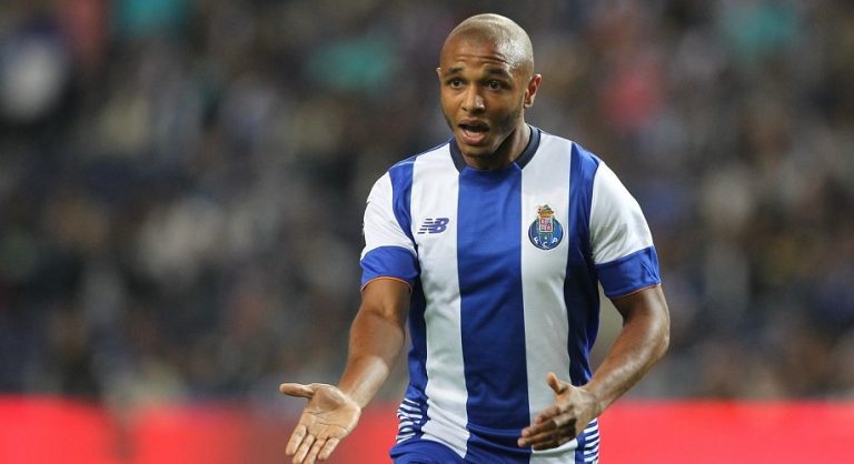 Brahimi s'est illustré par un but et une passe décisive, lors de la victoire du FC Porto face à Monaco, lors de la sixième et dernière journée de la phase des poules de la Ligue des champions d'Europe