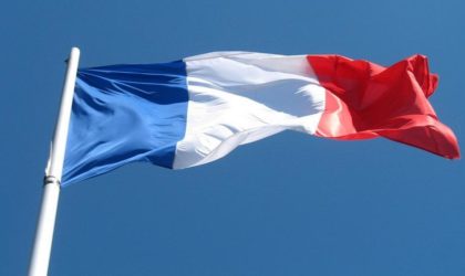 Des citoyens arrêtent le tournage d’un film à cause d’un drapeau français !