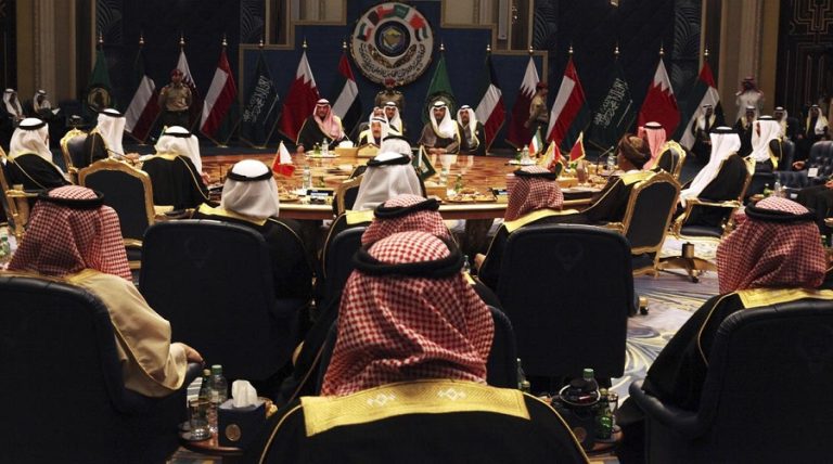 Le roi Salman préside une réunion du CCG. D. R.