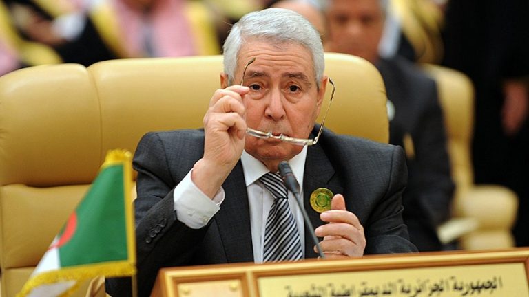 Bensalah chef d'Etat