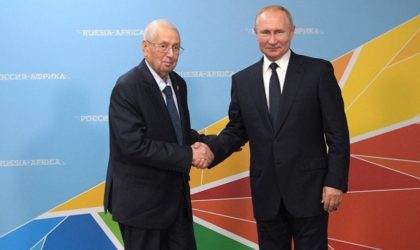 L’humiliante prosternation d’Abdelkader Bensalah devant le Président russe