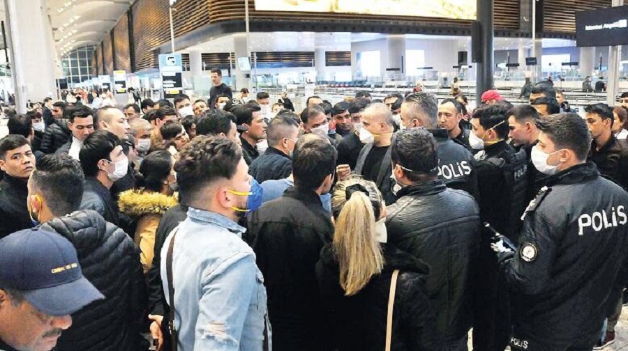 Contrôle de routine à l'aéroport d'Istanbul. D. R.