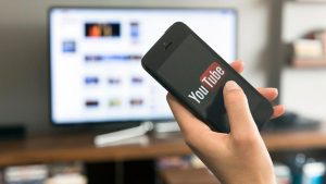 YouTube femme arme à feu