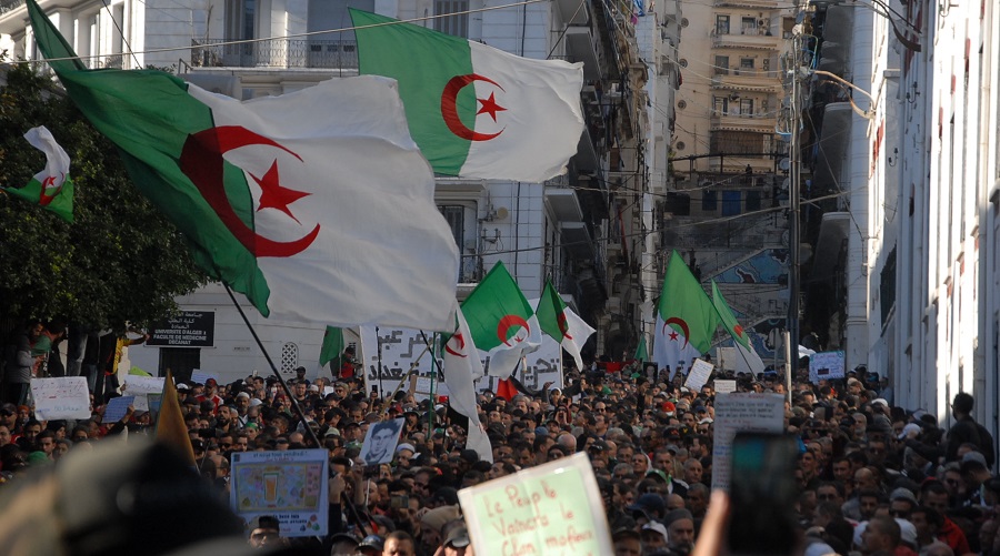 mouv Mouvement populaire algérien