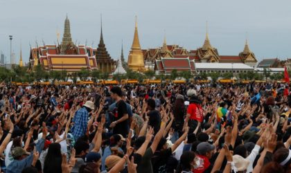 Bangkok : impressionnant rassemblement pour une réforme de la Constitution