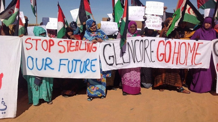 Une enquête sur le pillage des ressources naturelles du Sahara Occidental par le Maroc et ses alliés