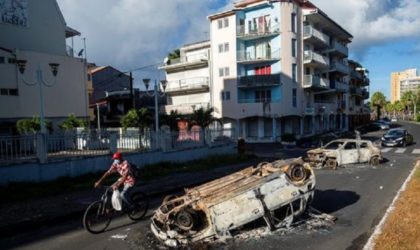 Grève générale, blocages routiers et coups de feu dans les Antilles françaises