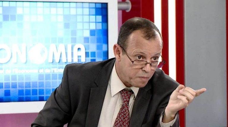 La ministre mauritanienne du Commerce visitant un stand algérien. D. R.