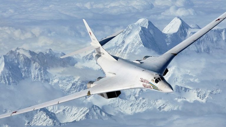 supersonique bombardier Russie
