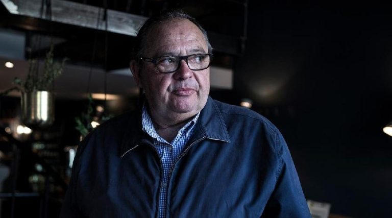 Patrick Mennucci. D. R.