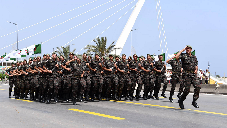 Entre l'Algérie et le Maroc : un face-à-face militaire ?