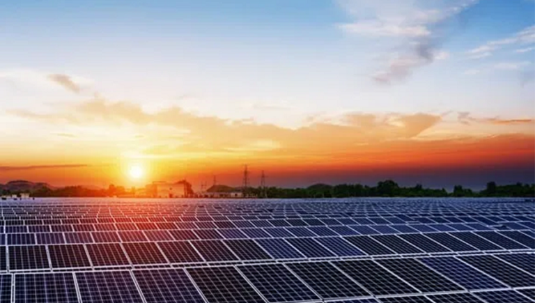 Ghardaïa : lancement d’un projet de centrale solaire à Guerrara