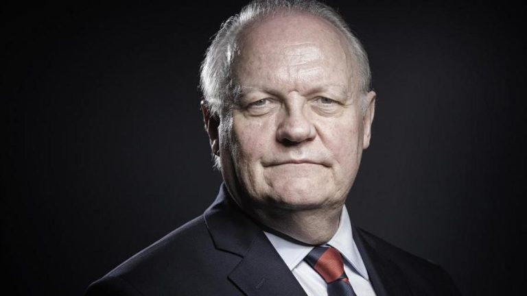 Asselineau Macron