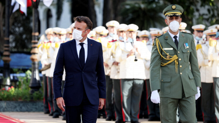 Macron chahid