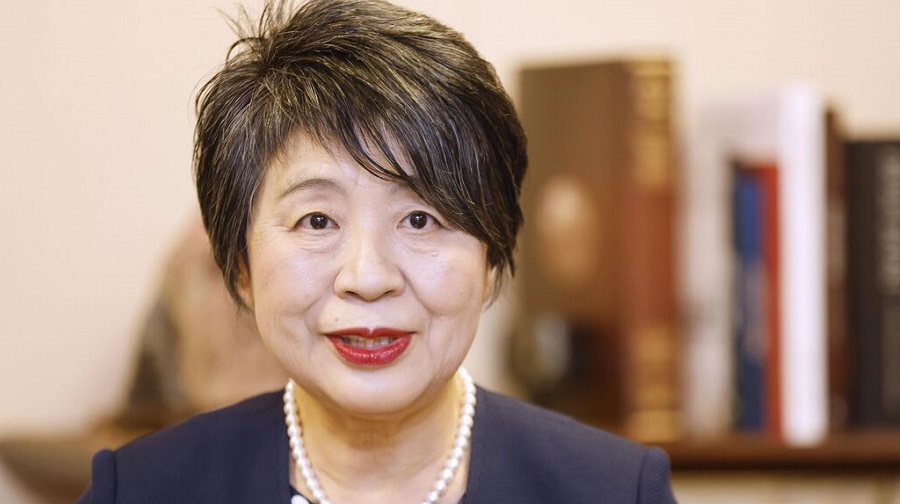 Yoko Kamikawa japon