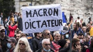 Macron hashtags