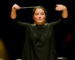 Quand une femme algérienne chef d’orchestre fait vibrer le Stade de France