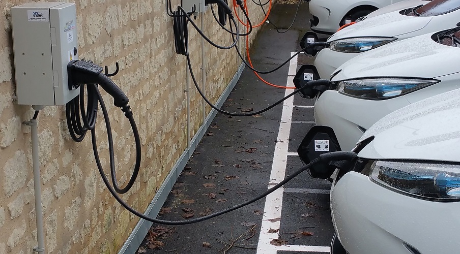 bornes-recharge-vehicules-electriques