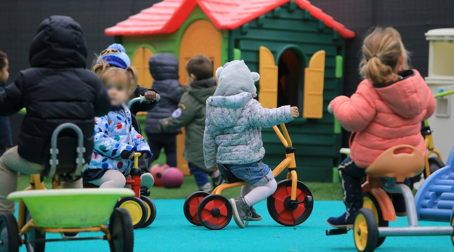 crèche enfant en crèche