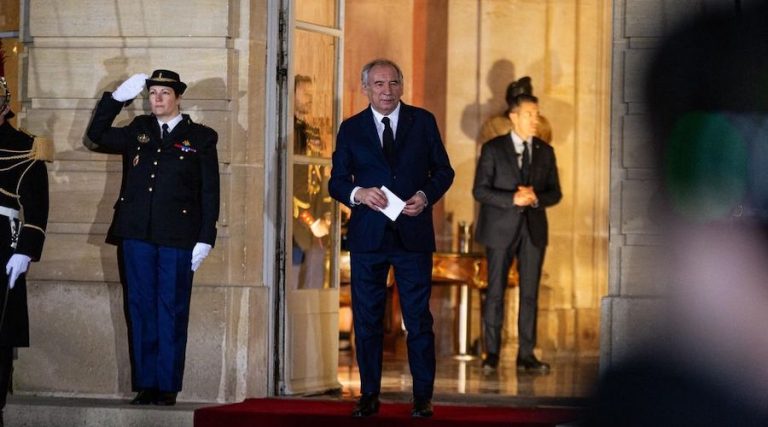 Bayrou F