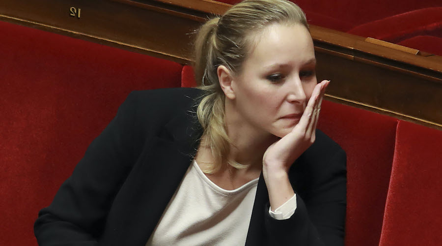 Madame la députée Marion