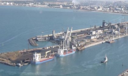 Commerce : les exportations algériennes de phosphates et d’engrais via le quai minéralier au port d’Annaba