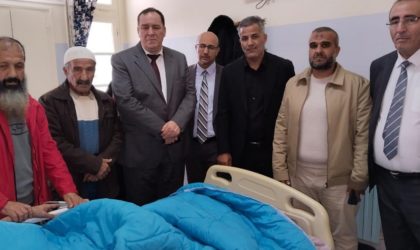 Le ministre de la Communication se rend au chevet du journaliste hospitalisé Mohamed Lamsen 