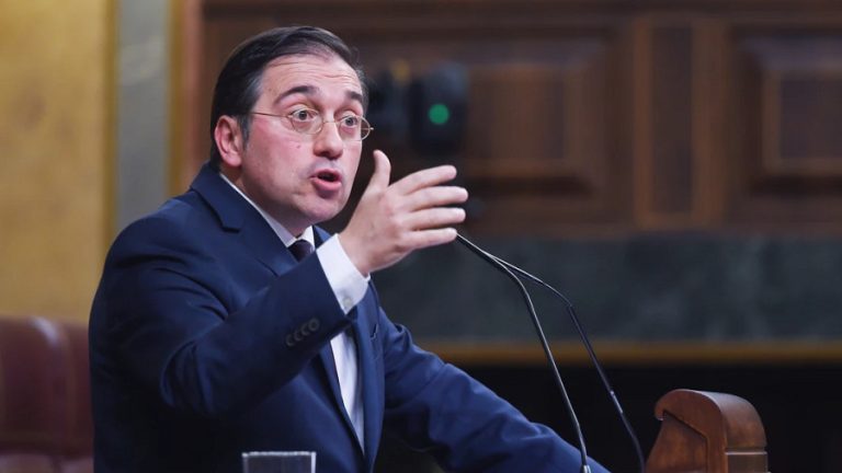 Média espagnol : une fonctionnaire du consulat d’Espagne à Oran limogée pour avoir bloqué les visas