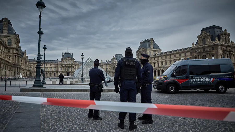 Louvre