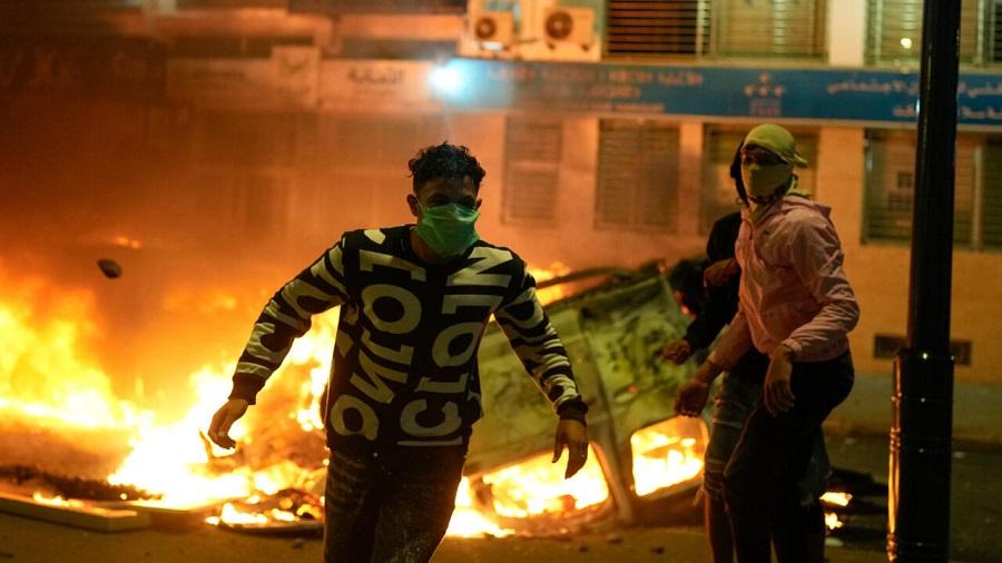 Le couple franco-marocain vit le même séisme social sous deux régimes politiques sadiques 