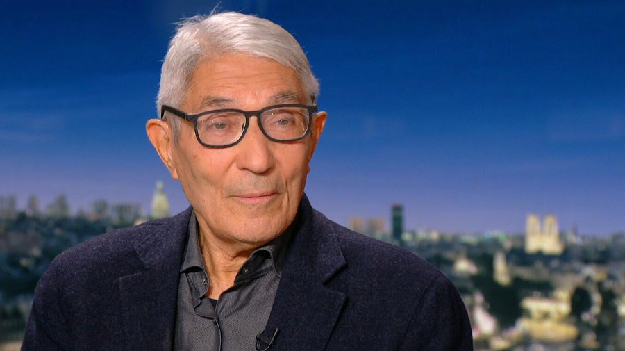 Le «grand écrivain» sans mots réapparaît à Paris : autopsie d’une imposture médiatique