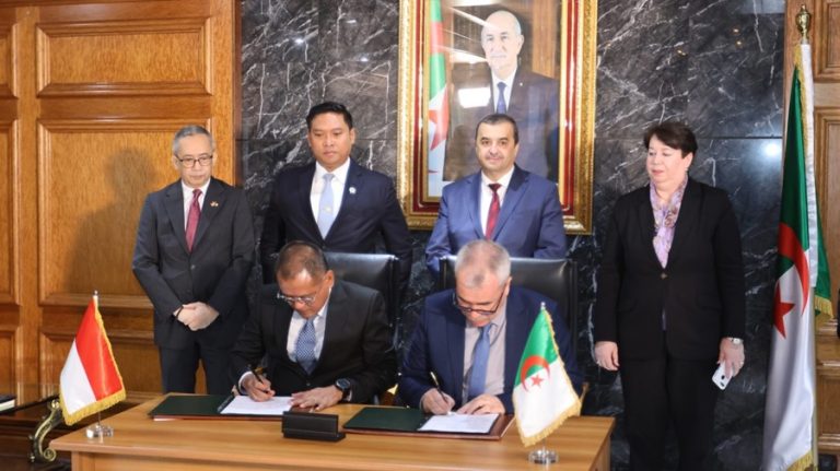 Algérie-Indonésie : signature d’un protocole d’accord dans le secteur du phosphate