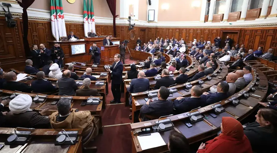 Loi criminalisant la colonisation française : la Chambre haute adopte le texte mais émis des réserves