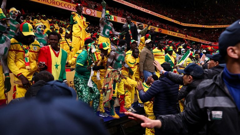Ce que signifie «one, two, three, viva l’Algérie» scandé par les Sénégalais en plein Rabat