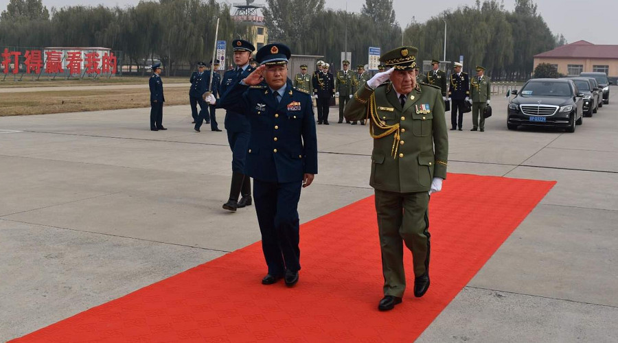 Le chef d’état-major de l’ANP supervise le lancement d’un nouveau satellite d’observation algérien