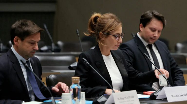 Argent et propagande : la Cour des comptes et le Parlement épinglent France Télévisions