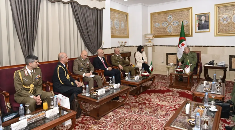 Le général d’armée Saïd Chanegriha reçoit le chef d’état-major de l’armée de terre italienne